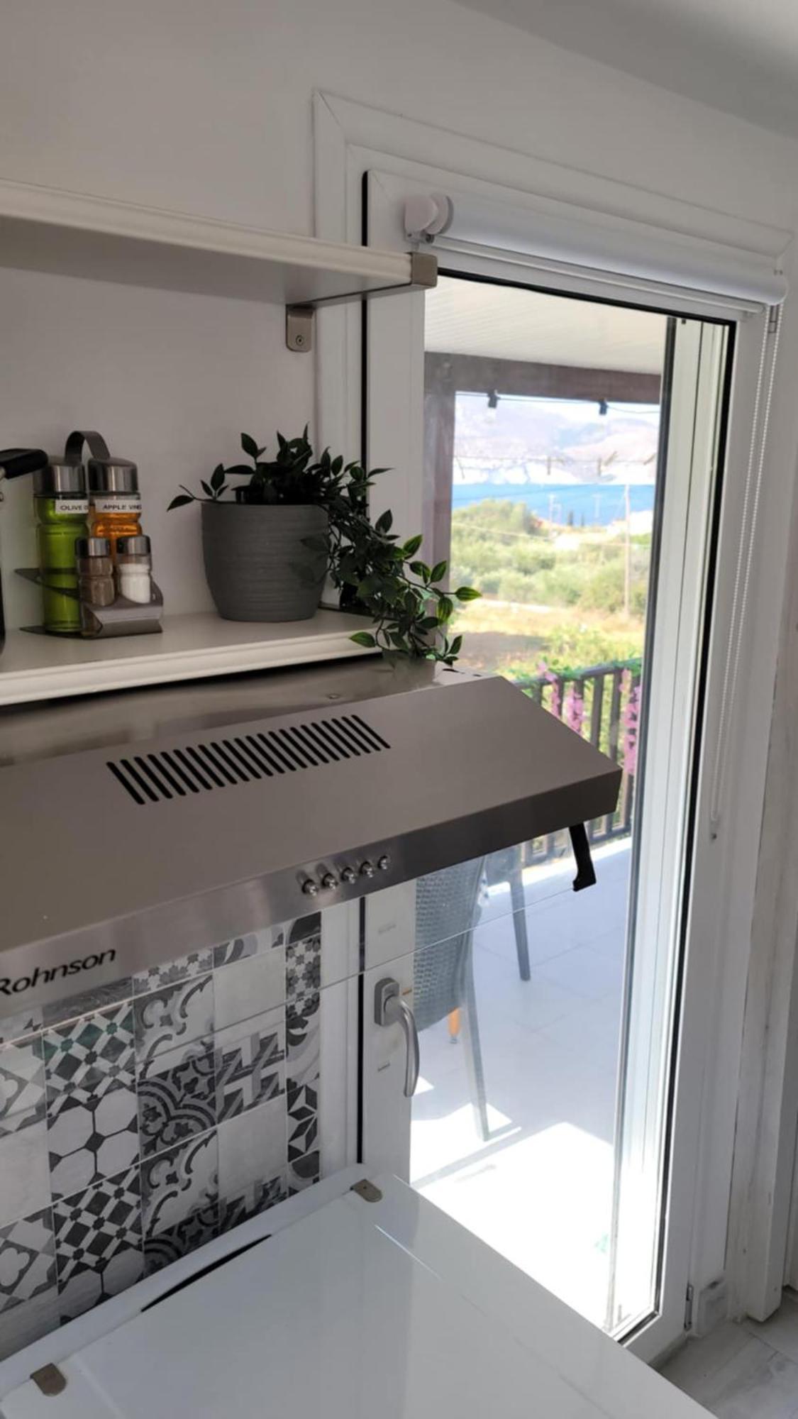 Apartment Malki's House In Livadi