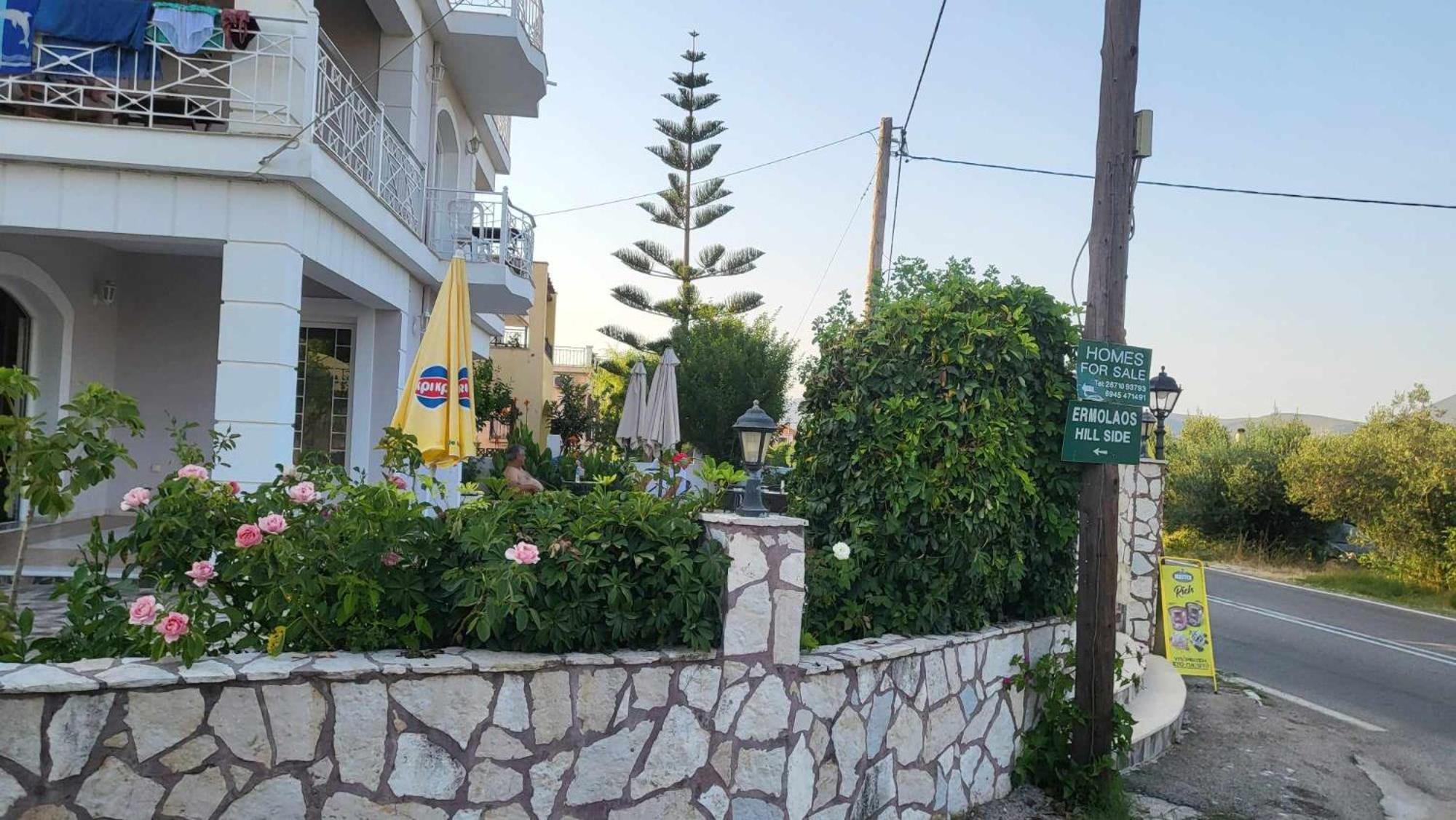 Malki's House In Livadi Kondoyenadha