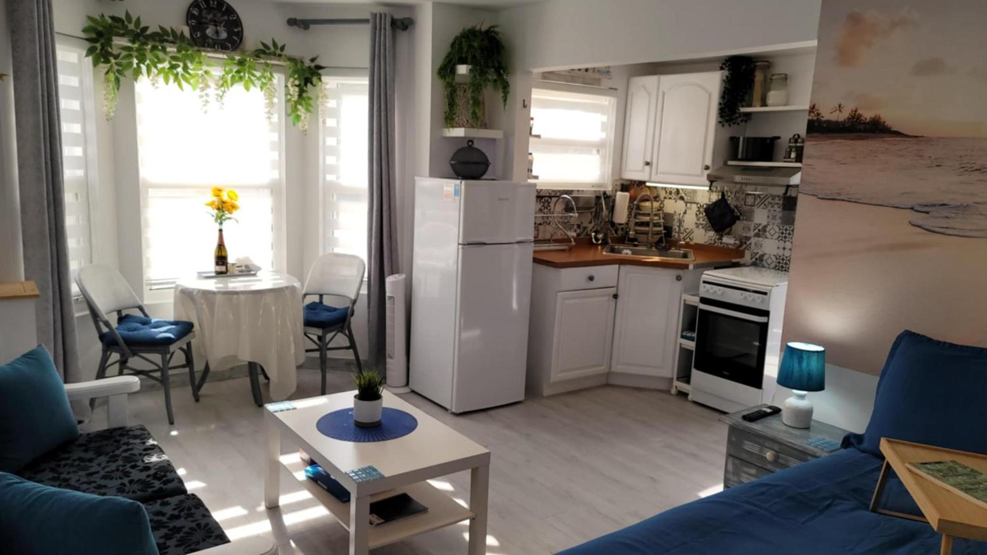 Malki's House In Livadi Apartment *